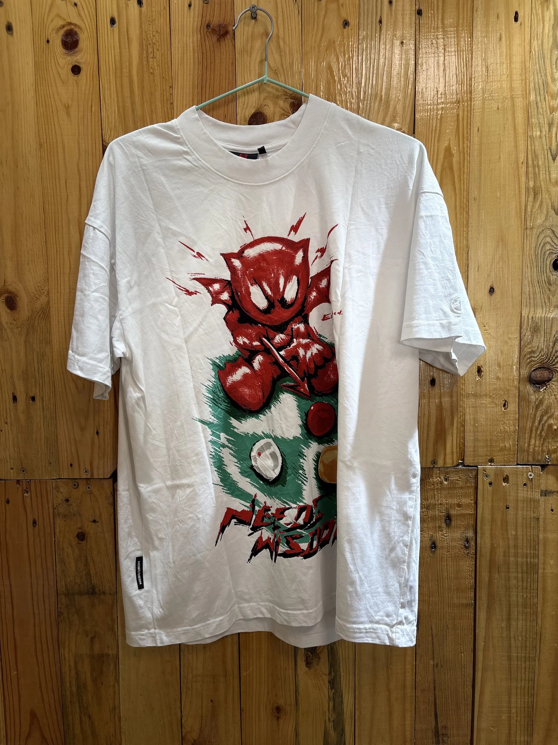 T-shirt blanc personnage rouge