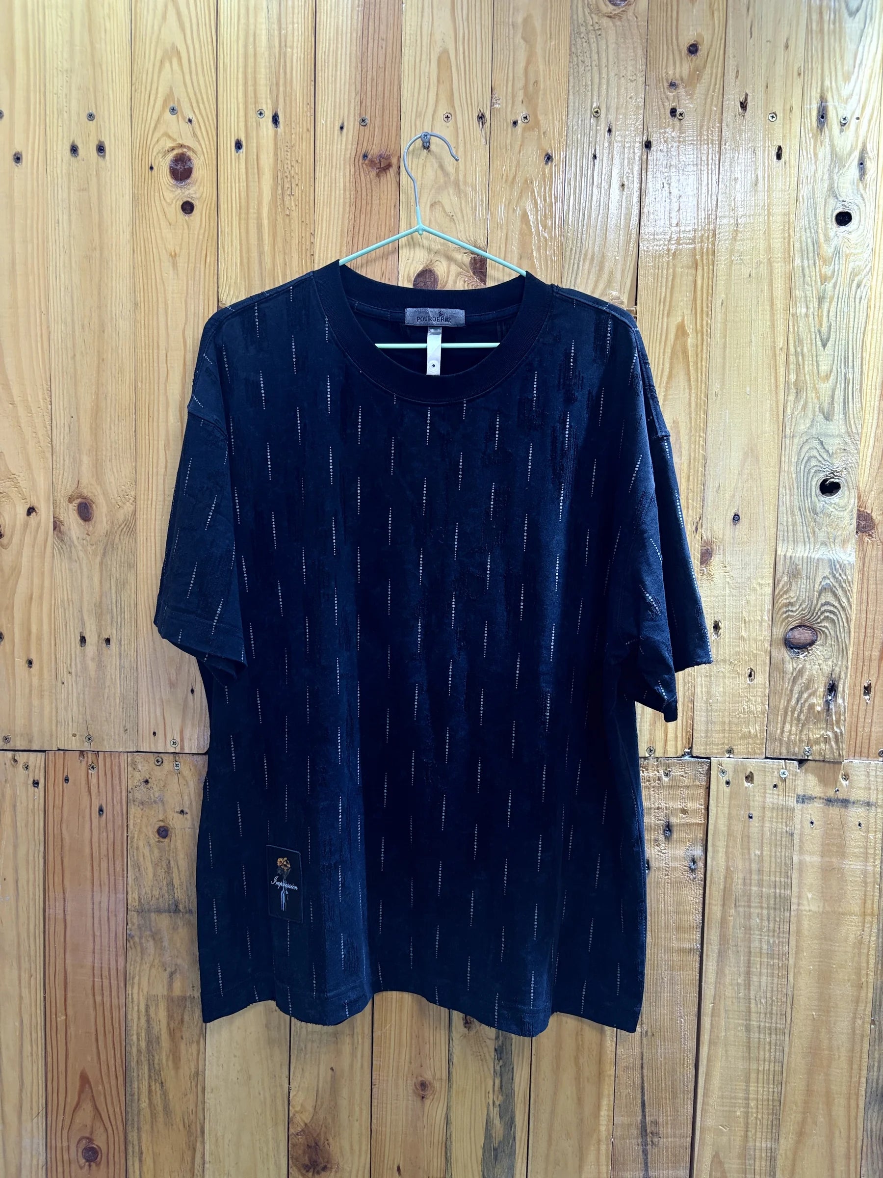 T-shirt noir texture verticale