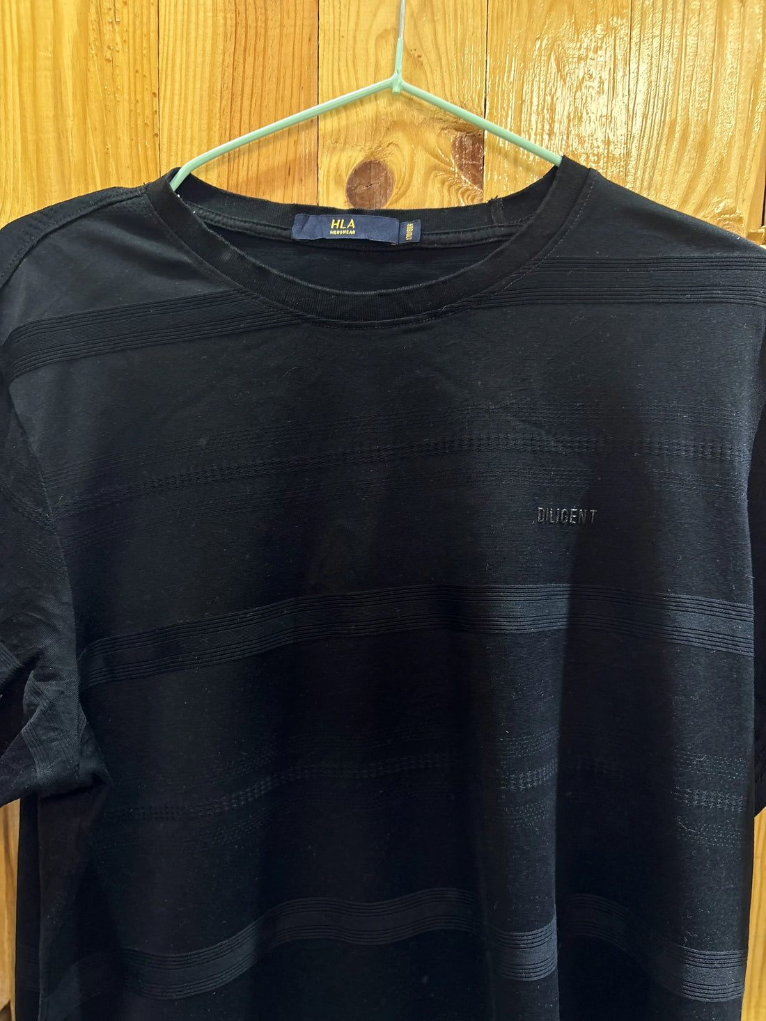 T-shirt noir ton sur ton