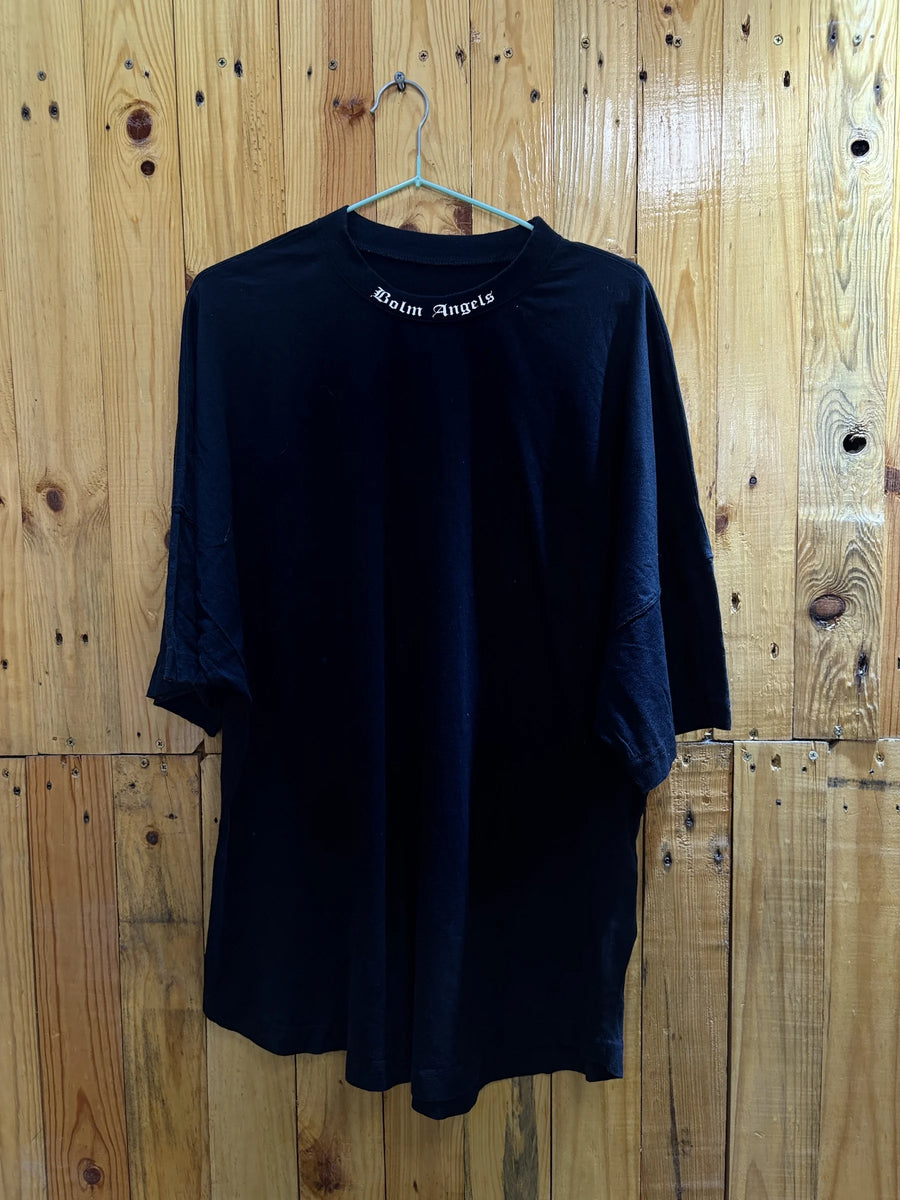 T-shirt noir typographie gothique