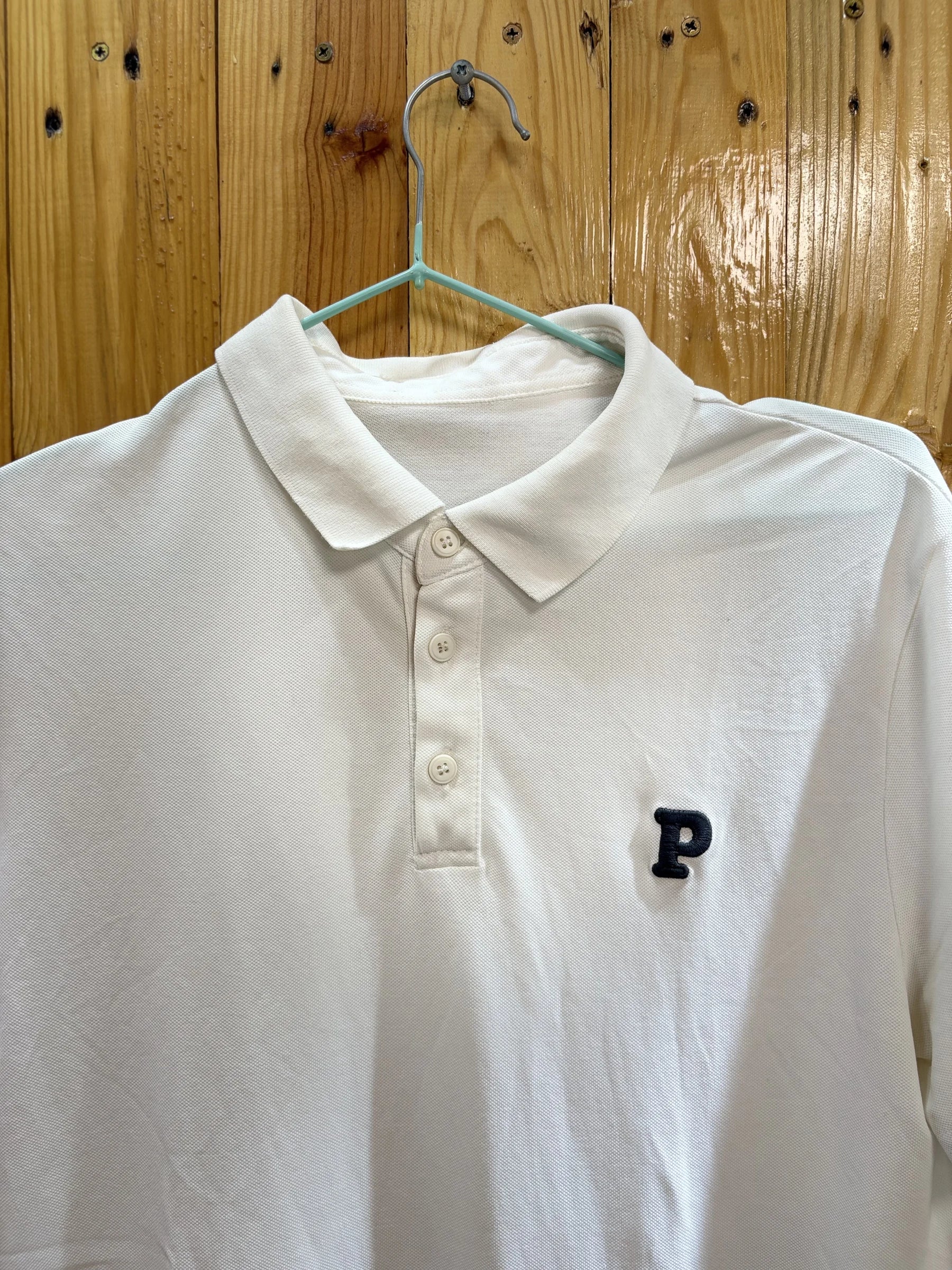 Polo blanc initiale P