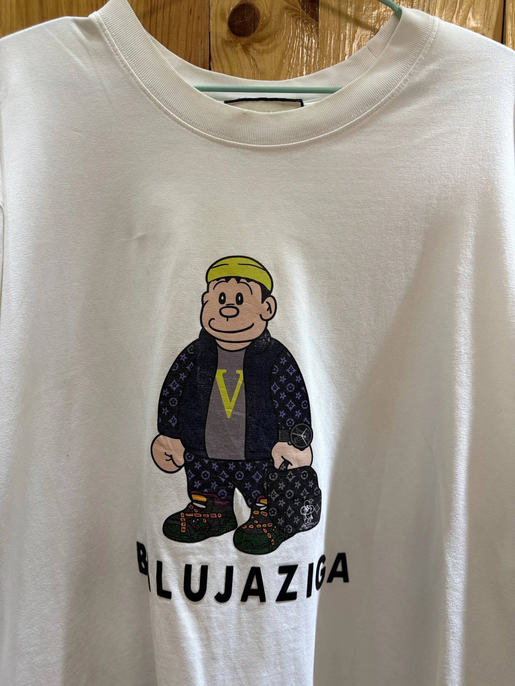 T-shirt blanc personnage illustré