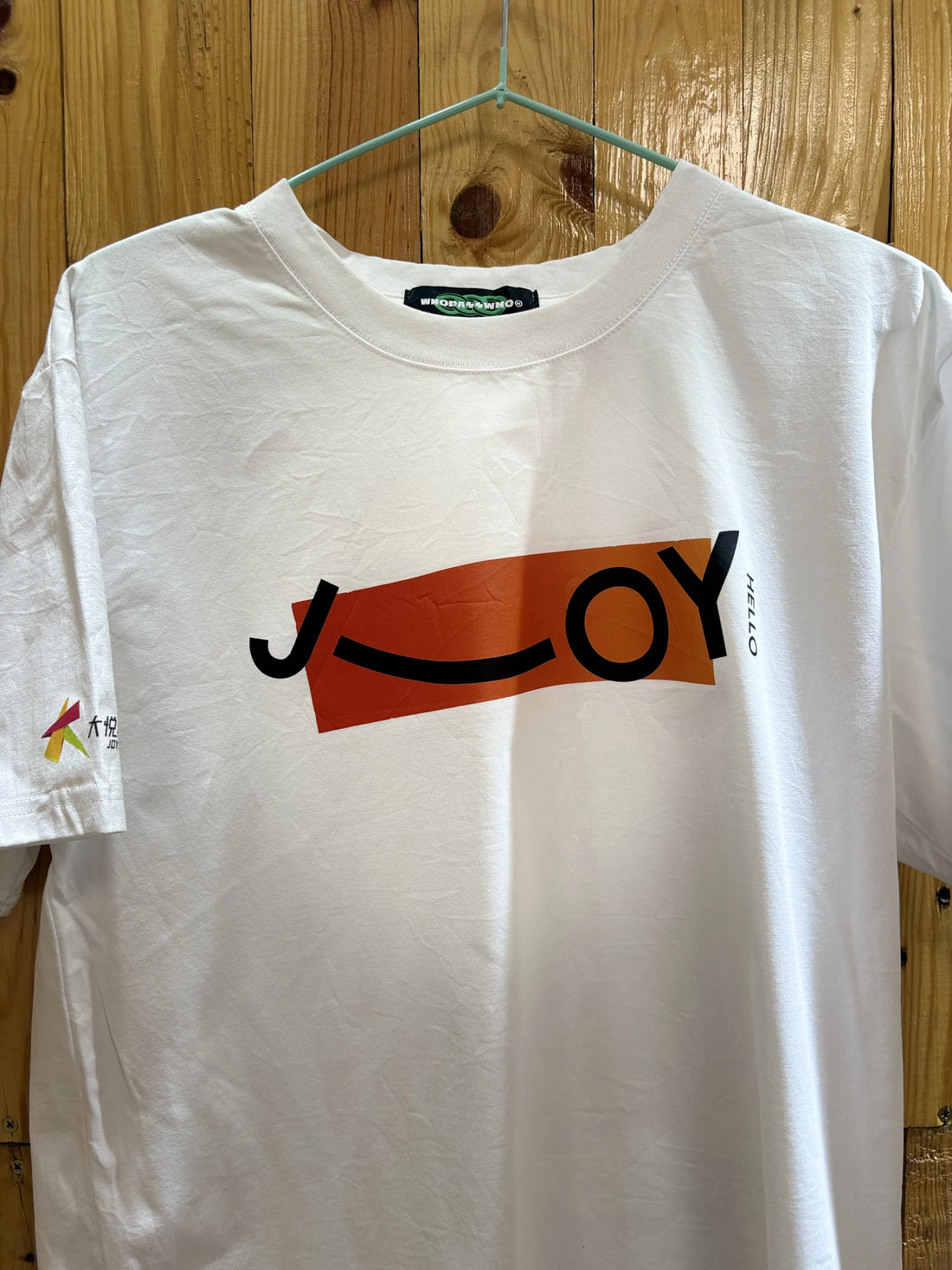 T-shirt blanc typographie rouge et noire