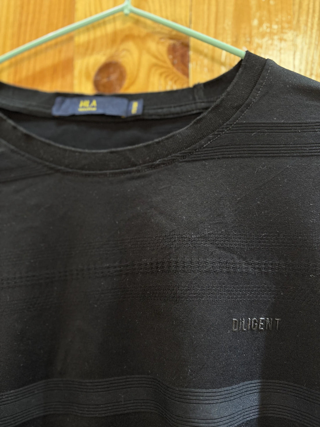 T-shirt noir ton sur ton