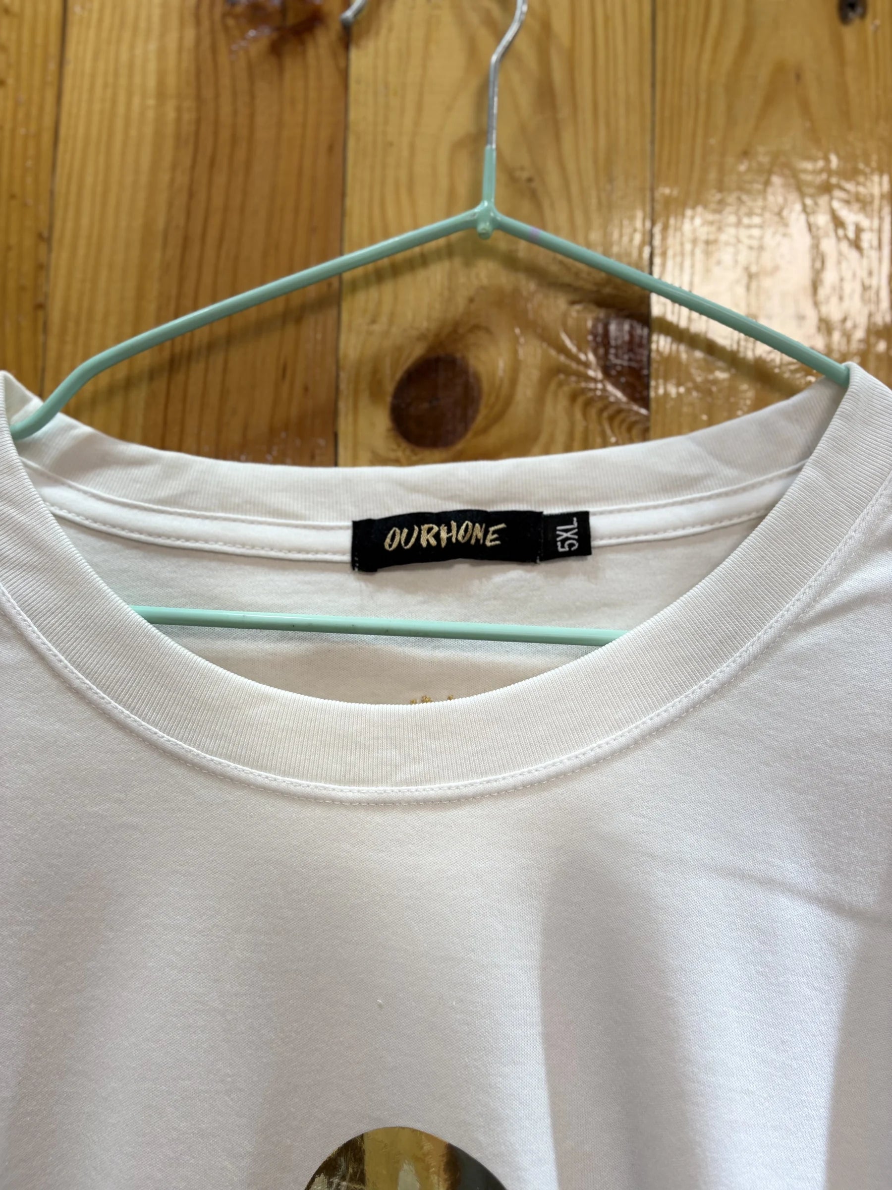 T-shirt blanc motif musical doré
