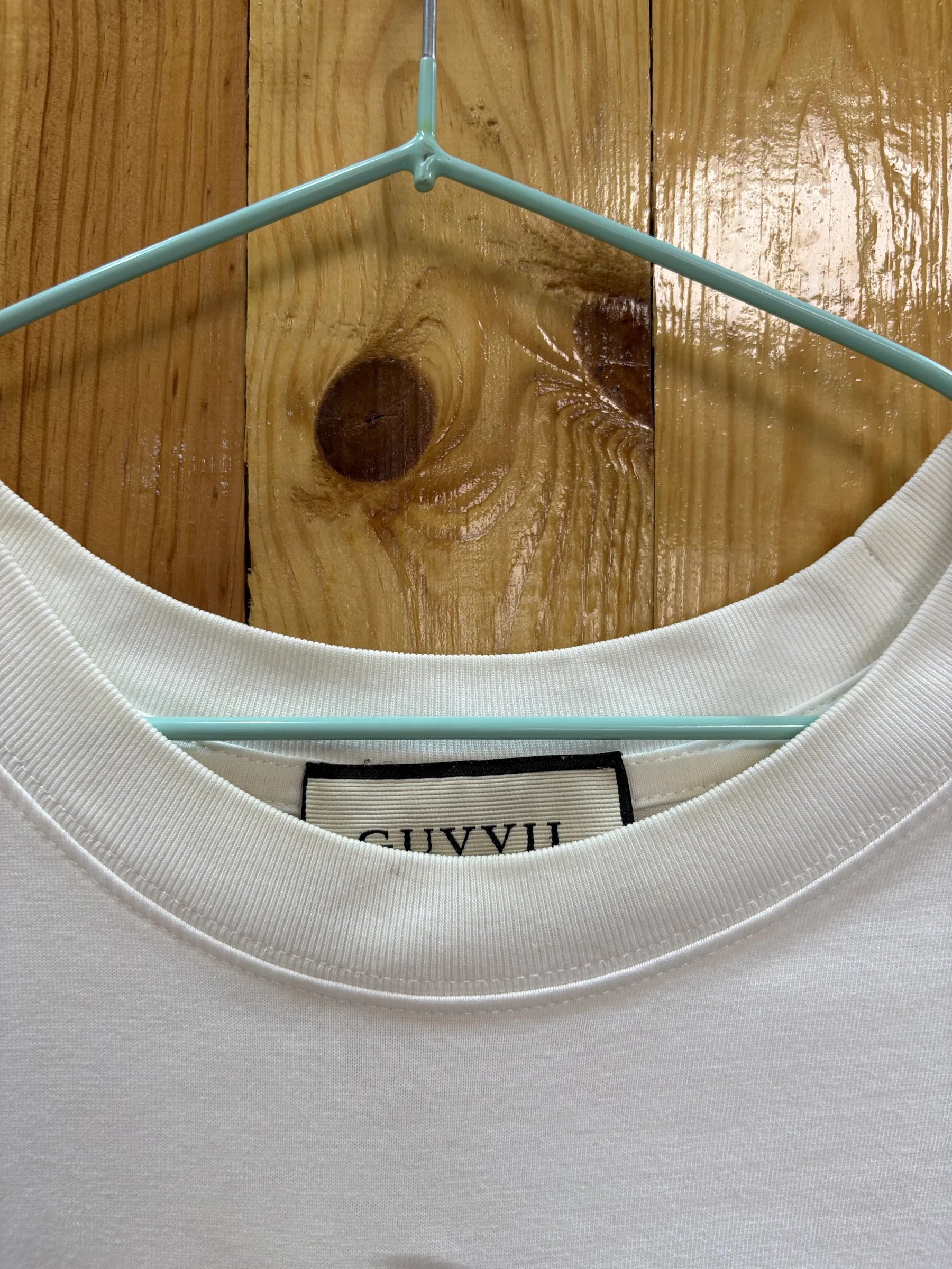 T-shirt blanc personnage illustré