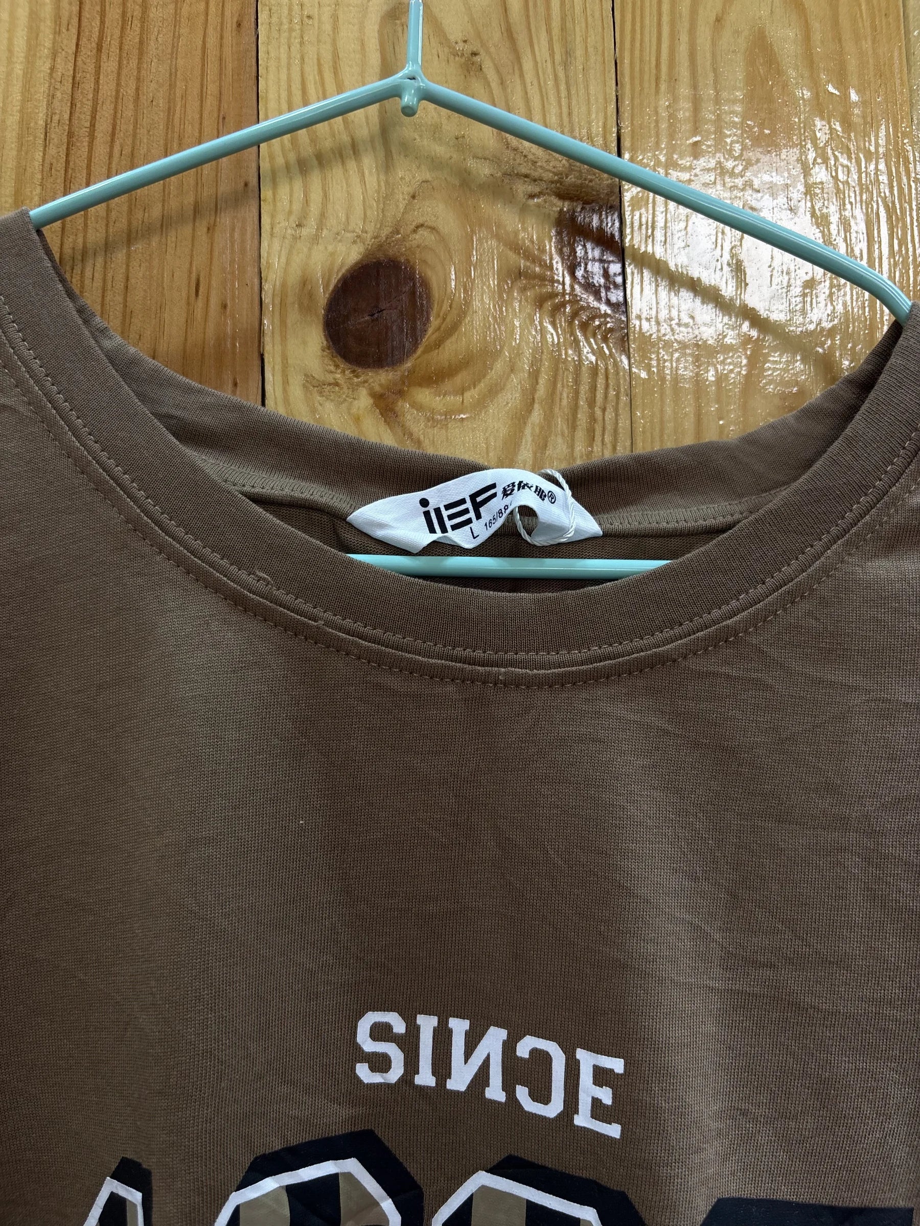 T-shirt marron graphique 1987
