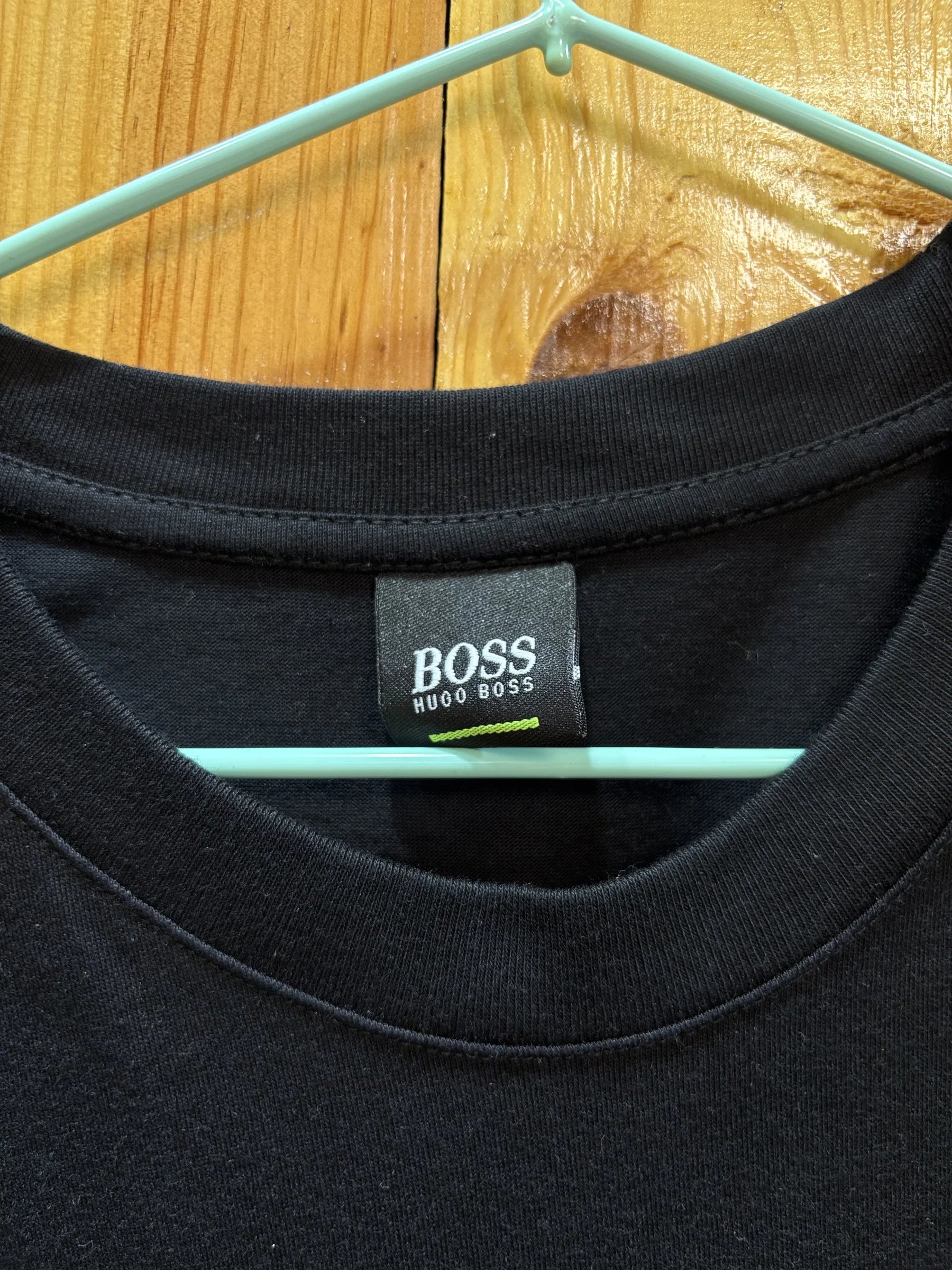 T-shirt BOSS noir panneau texturé