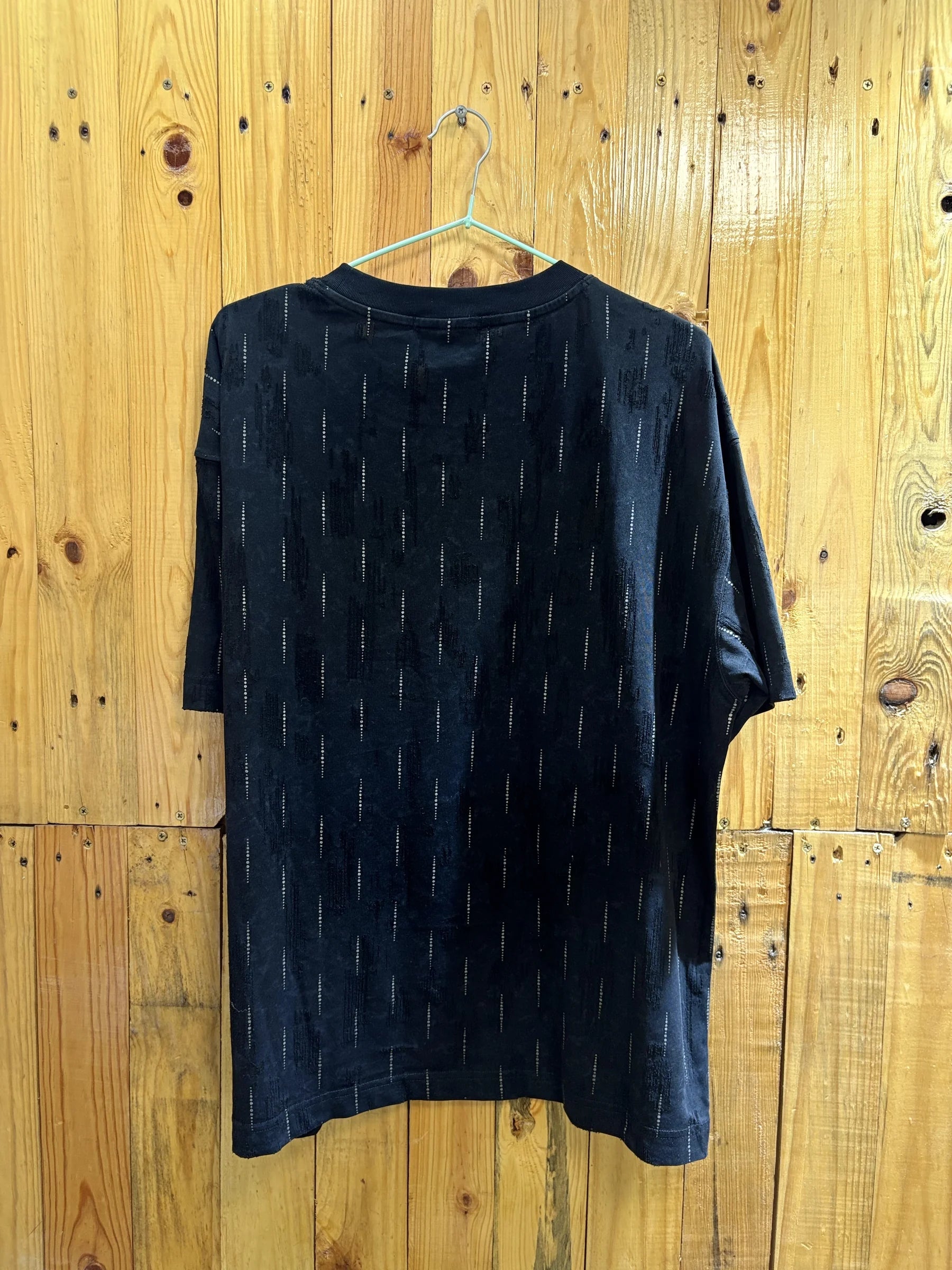 T-shirt noir texture verticale