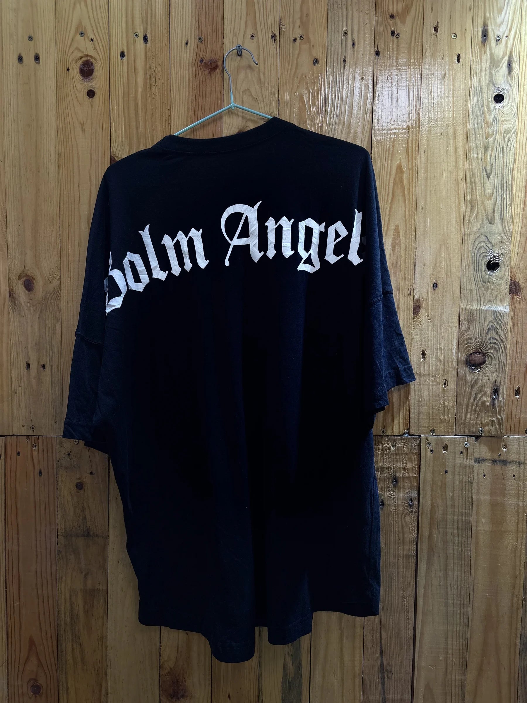 T-shirt noir typographie gothique