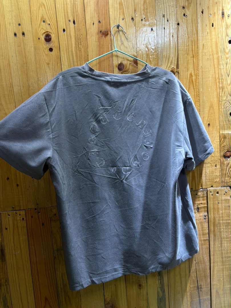 T-shirt Emboss Gris